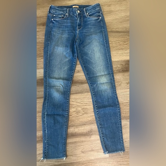 Women's Mother Looker Ankle Fray Jeans in Birds of Paradise Wash - Picture 1 of 6